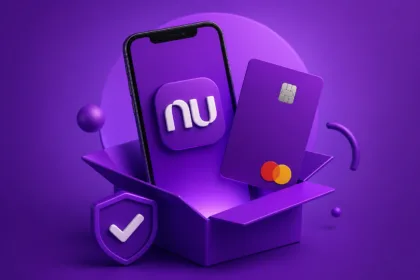 Ilustração de aplicativo bancário digital com smartphone e cartão roxo representando abertura de conta online